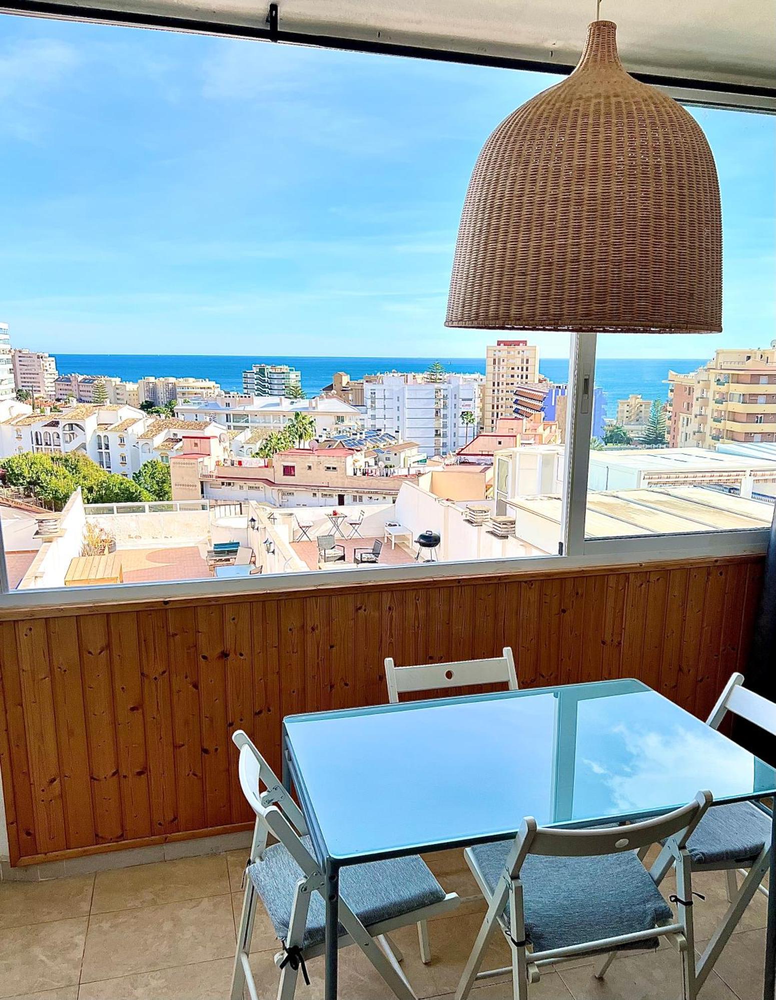 Cozy Fuengirola Apartment With Sea View & Pool Екстериор снимка