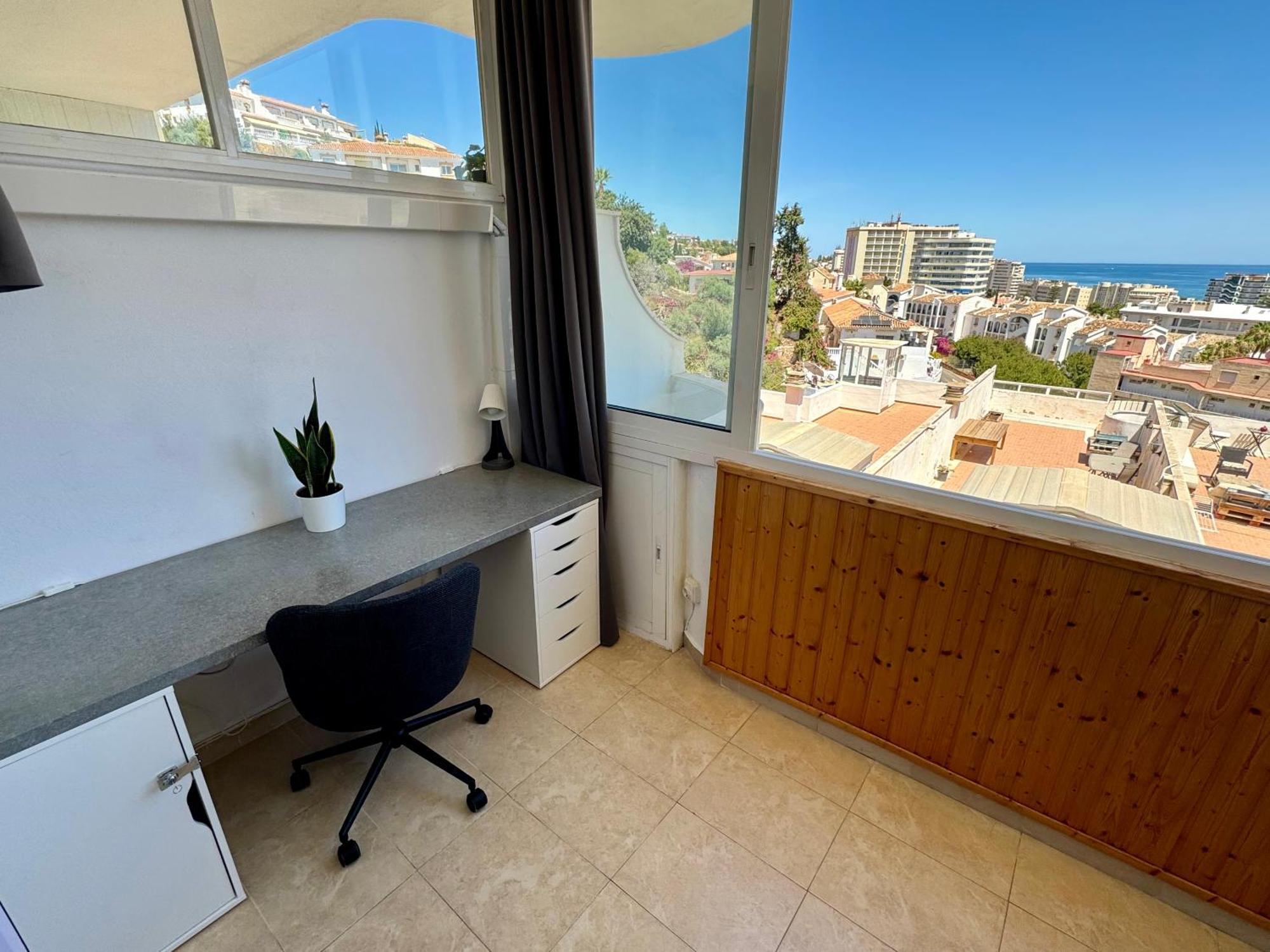 Cozy Fuengirola Apartment With Sea View & Pool Екстериор снимка
