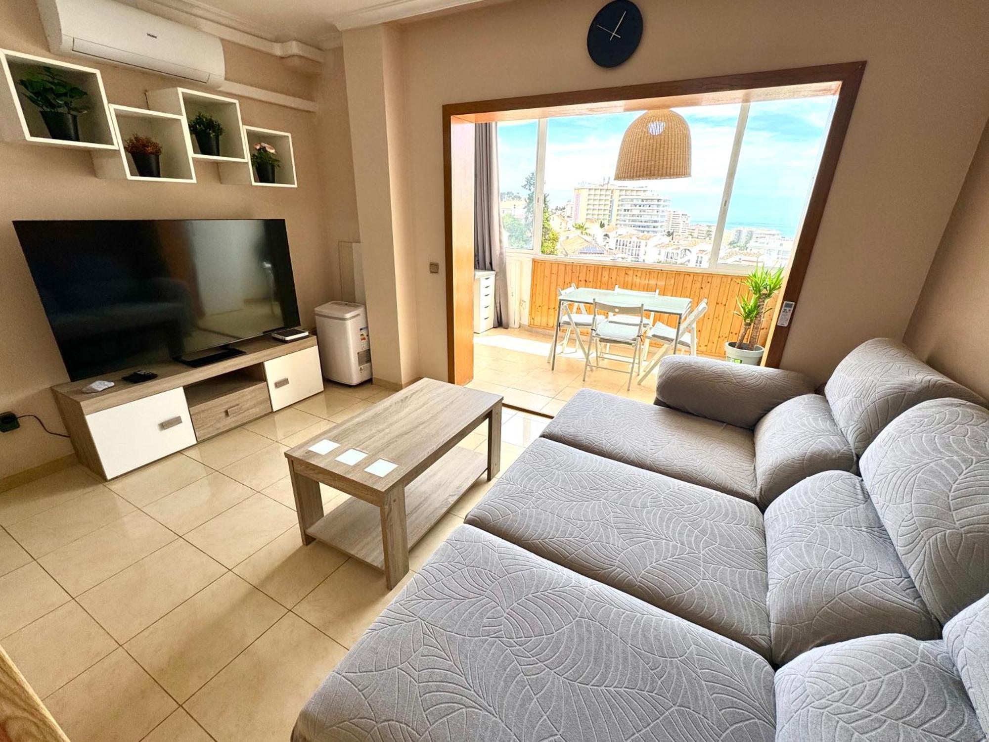 Cozy Fuengirola Apartment With Sea View & Pool Екстериор снимка
